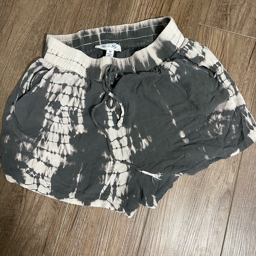 She + Sky Grey Tie-Day Shorts (Medium)